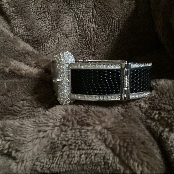 Victoria Wick rhinestone encrusted buckle bangle watch - Picture 4 of 4